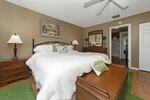 1 bedroom, iron/ironing board, free WiFi, bed sheets - Stay directly above Toxaway Falls with breathtaking mountain views. (Lake Toxaway)