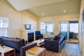 Cottage 3 - Detached | Living area | 49-inch Smart TV with digital channels, TV, streaming services - Long Beach Resort (Wainfleet)
