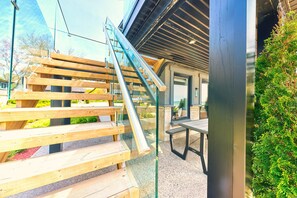 Exterior detail - Long Beach Resort (Wainfleet)