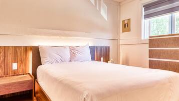 Townhome Suite 216 - Upper Floor | 2 bedrooms, hypo-allergenic bedding, down duvets, individually decorated