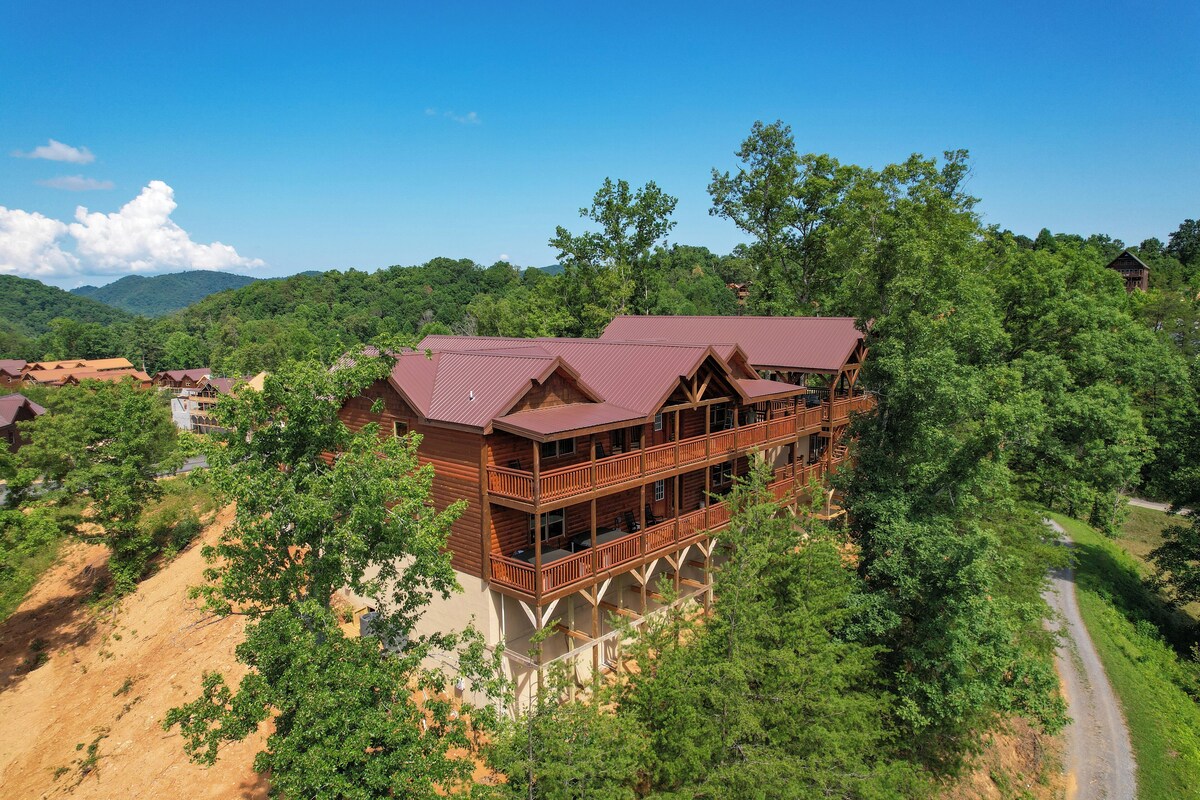 Wilder by AvantStay | 15min from Pigeon Forge, 12ppl