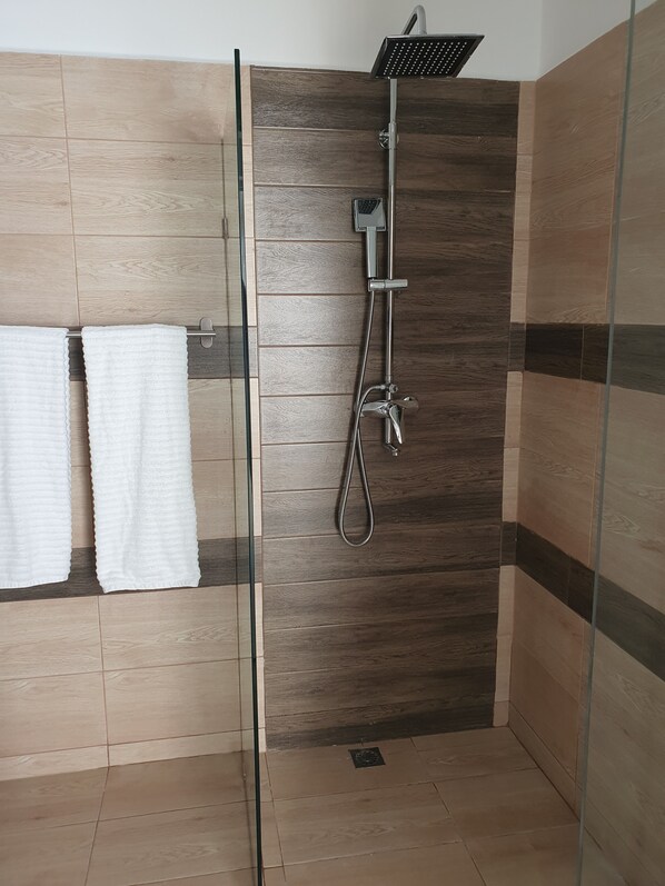 Shower - St. penthouse w/jacuzzi (Sosúa)