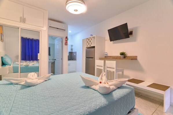 Deluxe-Doppelzimmer | Zimmersafe, individuell dekoriert, individuell eingerichtet