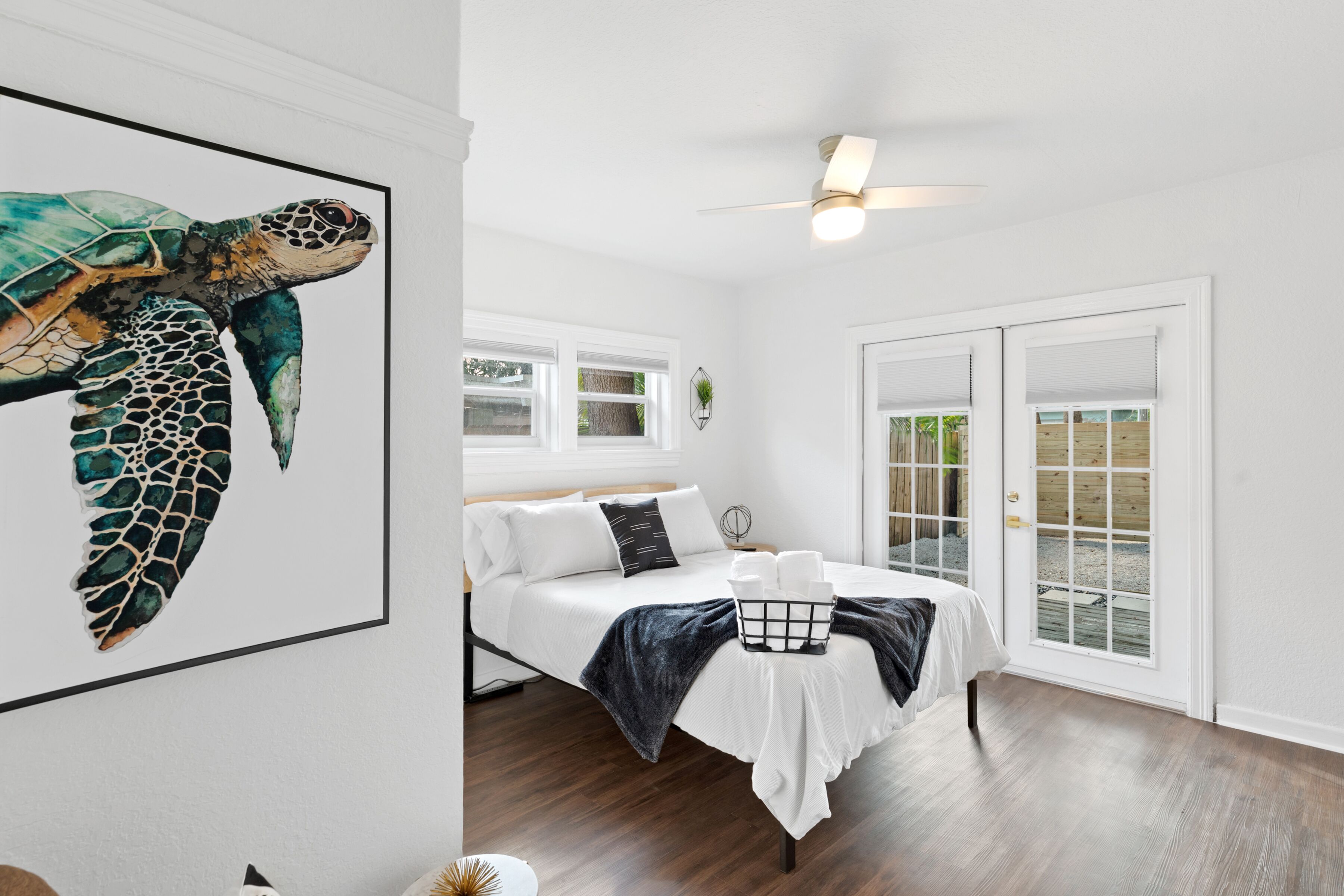 3 camere, una scrivania, ferro/asse da stiro, Wi-Fi gratuito