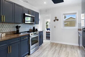 Fridge, microwave, oven, stovetop - Spacious 3BR Home w/ Yard.. Steps to Golf Course (Lake Worth)