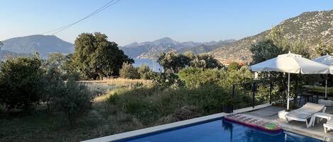 Alberca al aire libre por temporada