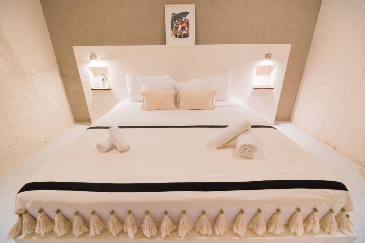 In-room safe, blackout curtains, free WiFi, bed sheets