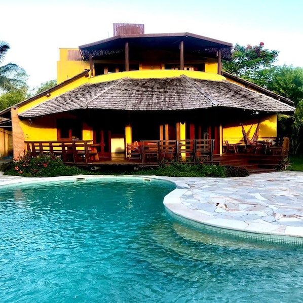Utomhuspool