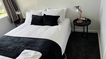 Family Twin Room | Premium bedding, individually decorated, individually furnished