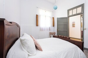 3 chambres, fer et planche Ă repasser, Wi-Fi, draps fournis