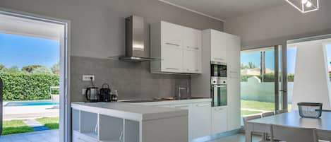 Fridge, oven, dishwasher