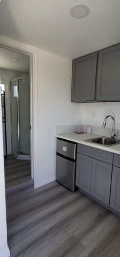 Tiny house, private with Free parking.