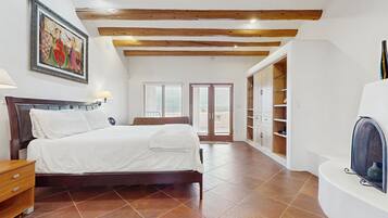 3 bedrooms, internet, bed sheets