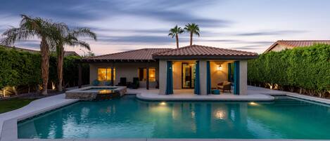 Piscine extérieure, piscine chauffée