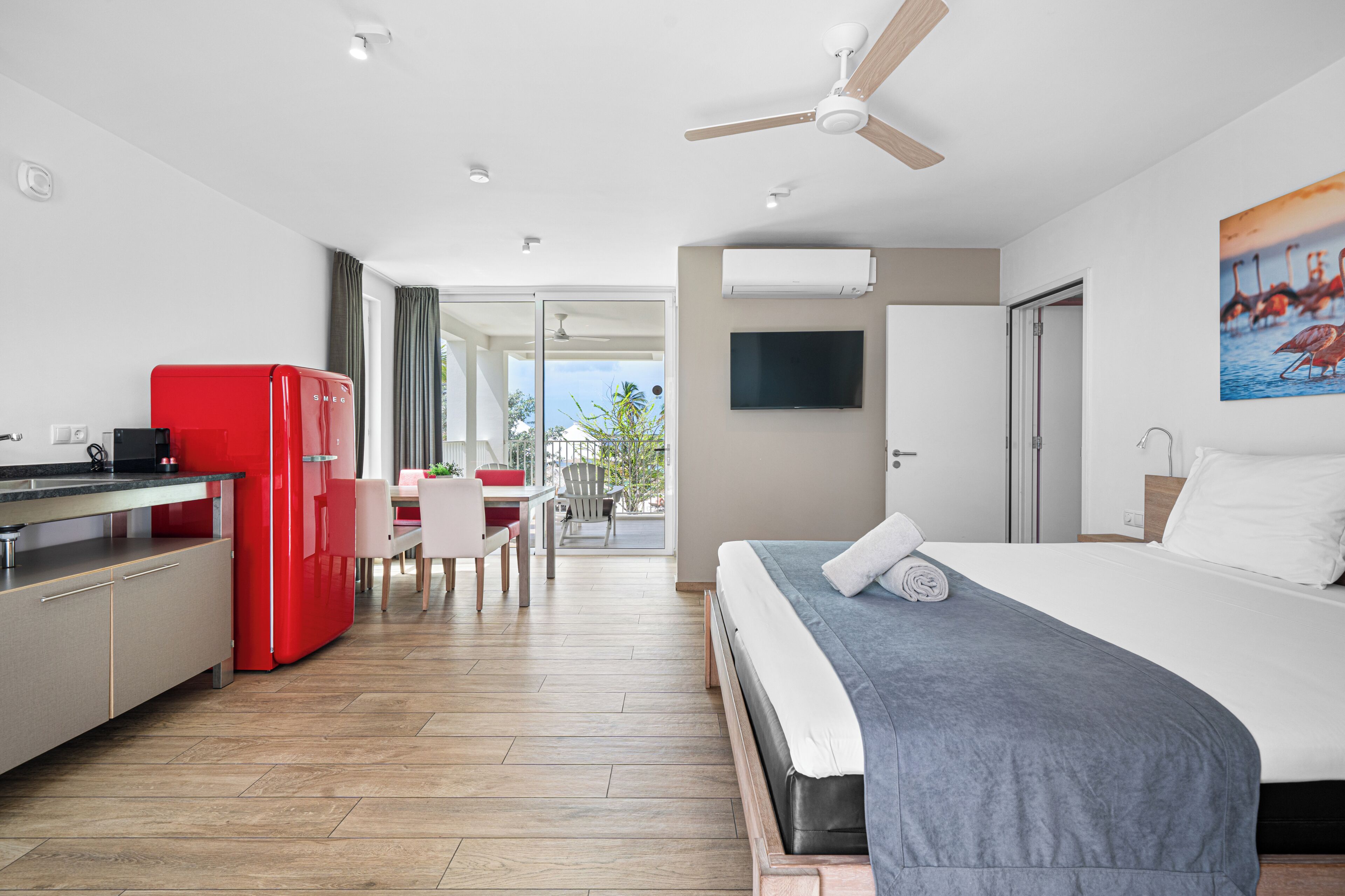 Apartamento familiar, 2 habitaciones, accesible para personas con discapacidad, vistas al mar | Caja fuerte, tabla de planchar con plancha, cunas gratuitas