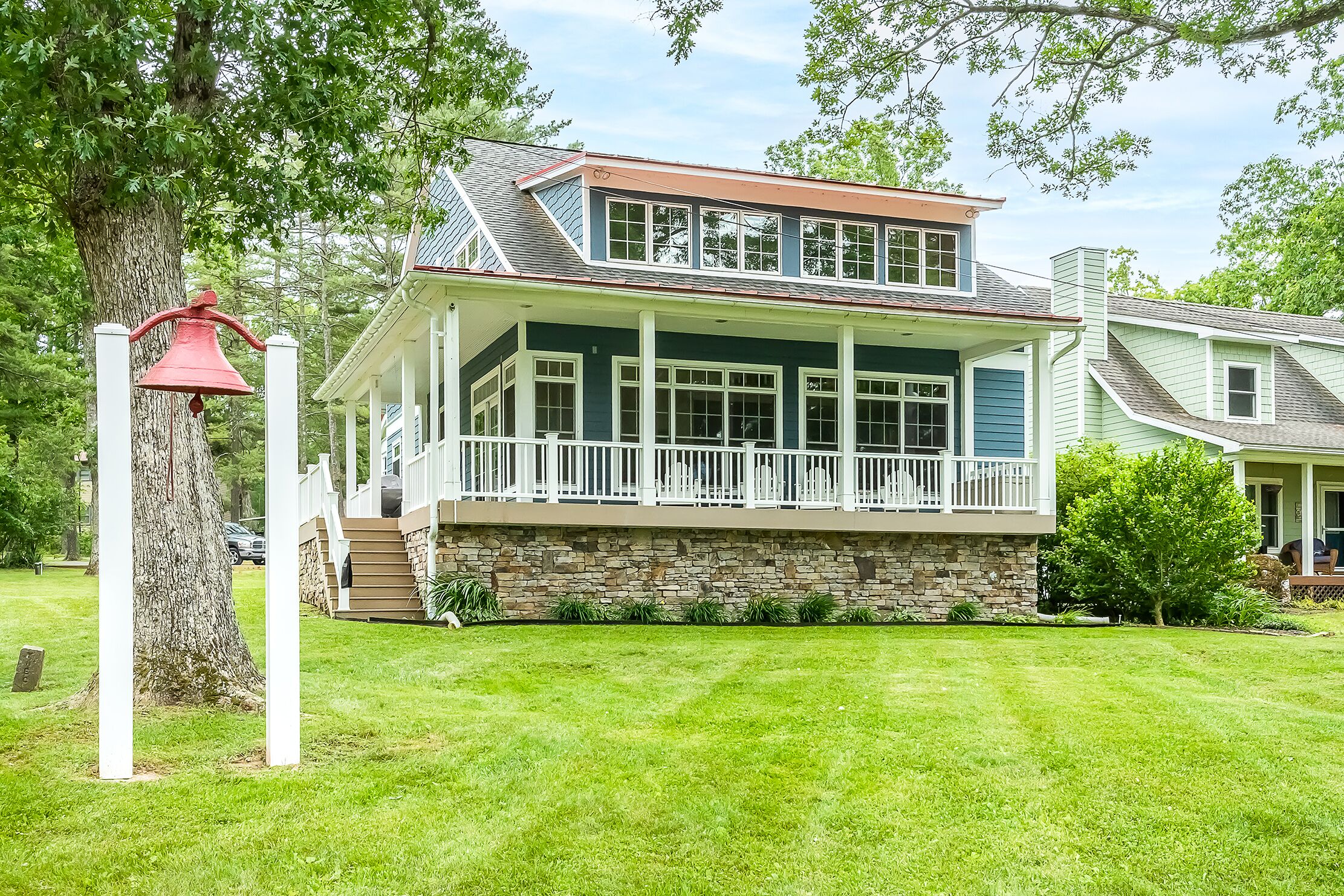 Sunset Cove | Dog Friendly, Lakefront, Dock!
