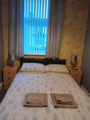 標準雙人房 | 獨特設計、獨特裝修、免費 Wi-Fi、床單