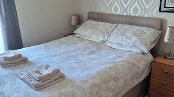 Quarto casal standard | Individualmente decorados, individualmente mobiliados, Wi-Fi de cortesia
