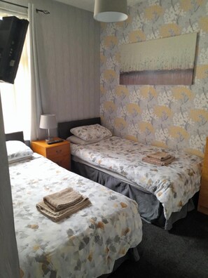 Individually decorated, individually furnished, free WiFi, bed sheets - The Rutlands (Blackpool)