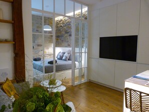 1 makuuhuone, silitysrauta/-lauta, Wi-Fi, vuodevaatteet