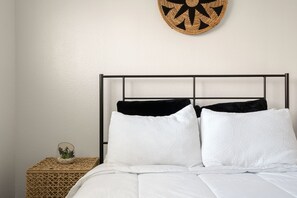 2 bedrooms, desk, iron/ironing board, free WiFi