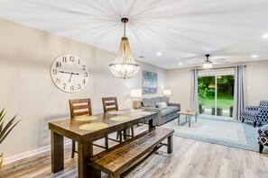 Interior - Beautiful & dog-friendly duplex with patio, WiFi & central AC (Savannah)