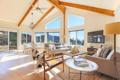 Trinity - Secluded Retreat - Pool, Hot Tub, Bocce