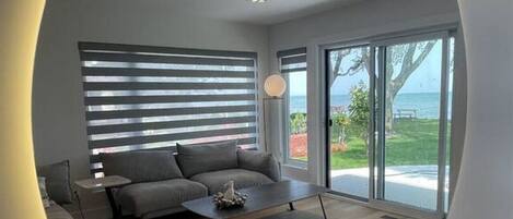 Smart-tv en een open haard