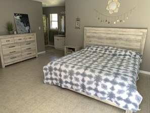 3 habitaciones, escritorio, wifi gratis y ropa de cama 