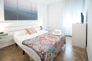 3 slaapkamers, een strijkplank/strijkijzer, wifi, beddengoed