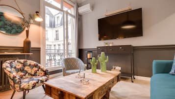 Appartement Deluxe, salle de bains attenante | Bar lounge