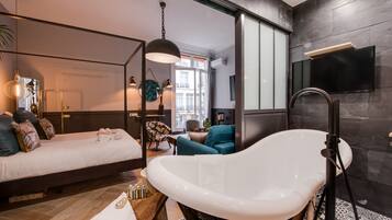 Deluxe Apartment, Ensuite, Courtyard View | Miscellaneous