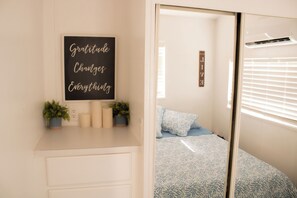 1 bedroom, bed sheets
