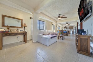 Smart-TV, Netflix, Bücher, Streaming-Dienste