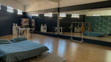 1 chambre, bureau, accĂšs Internet, draps fournis