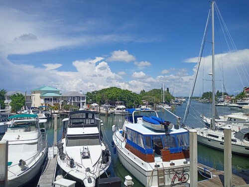 🌅 Madeira Bay Resort #200 – Spacious Marina-View Retreat for Families & Groups