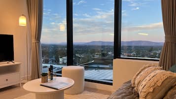 Deluxe Apartment, 2 Bedrooms, Pool Access, Mountain View | Living area