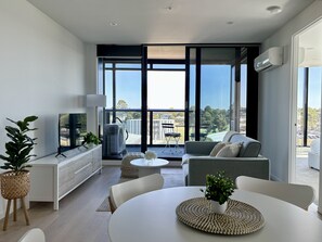 Design-Apartment, 2 Schlafzimmer, Poolzugang, Stadtblick