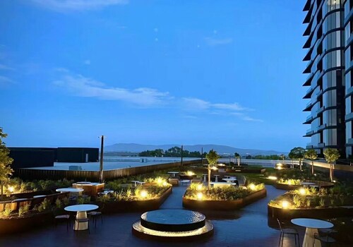 Skygarden Luxury Condo