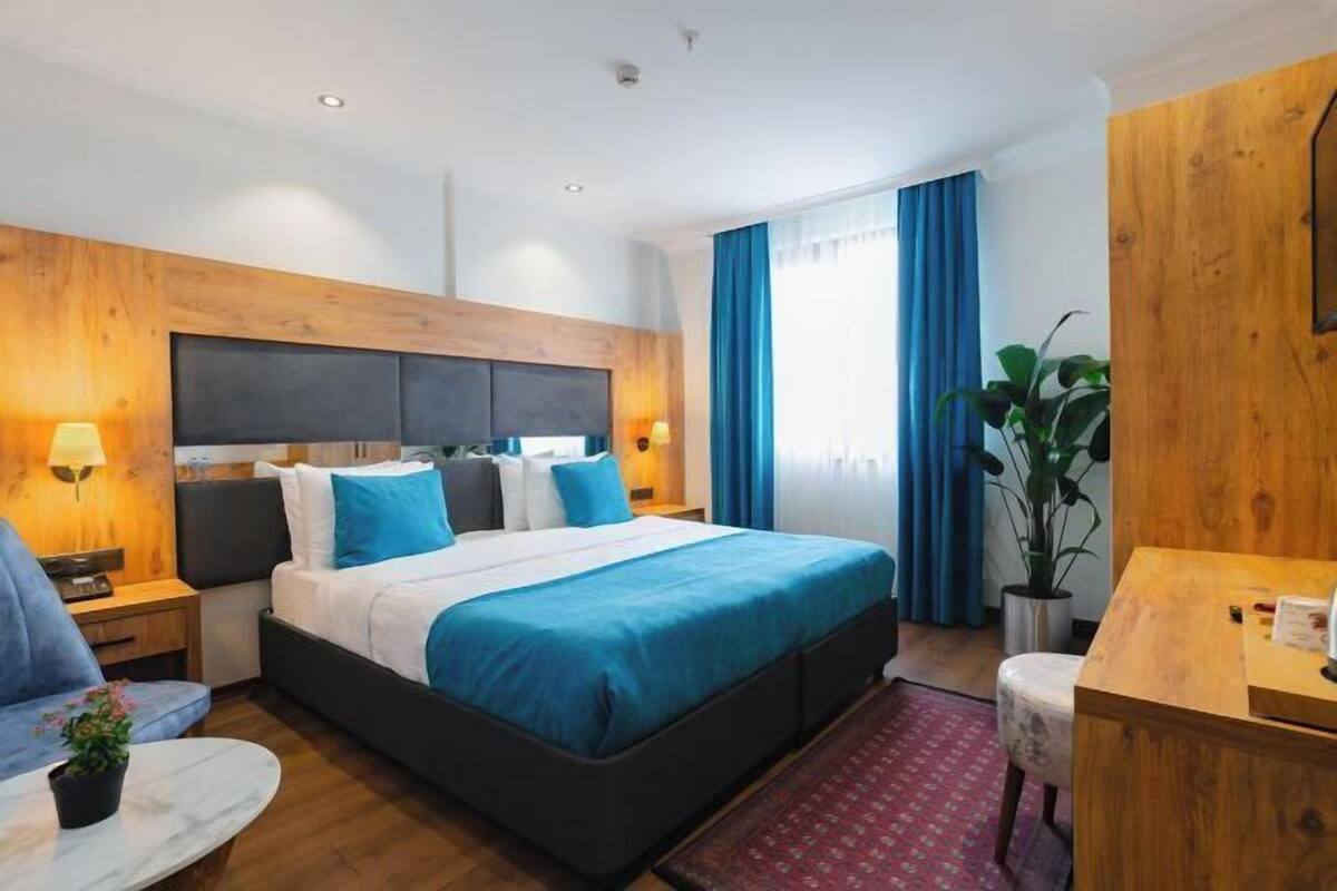1 bedroom, premium bedding, minibar, in-room safe
