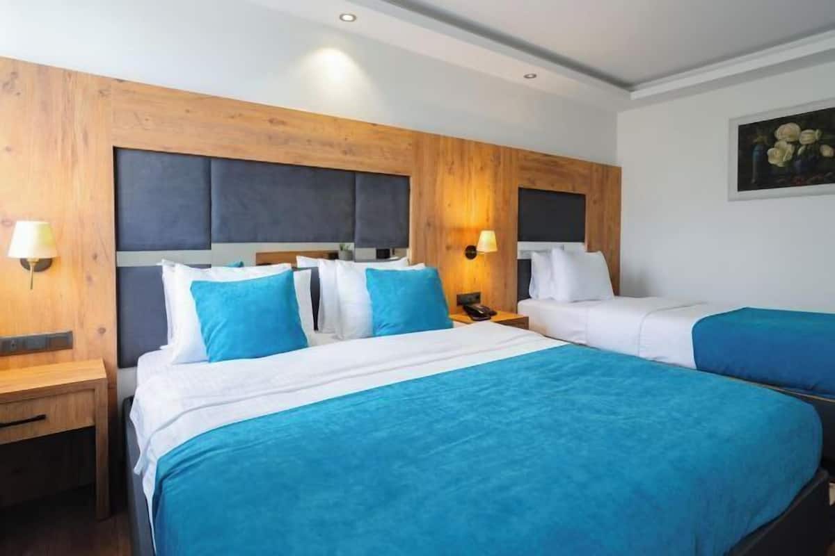 1 bedroom, premium bedding, minibar, in-room safe