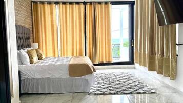 3 bedrooms, desk, iron/ironing board, free WiFi