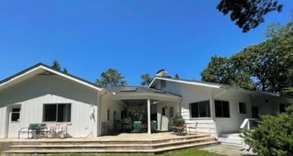 Wonderful 3 Bedroom house in the heart of Rowayton