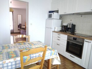 Fridge, microwave, oven, dishwasher - Studio near Contis beach (LIT ET MIXE)