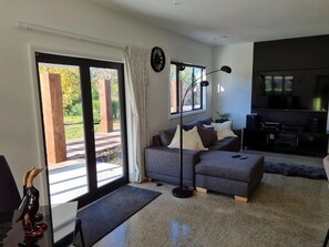 Smart-TV, Netflix, DVD-Player, Streaming-Dienste