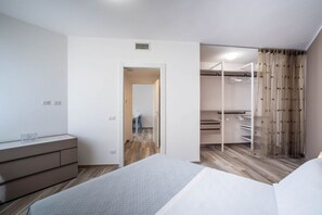 1 camera, Wi-Fi, lenzuola