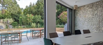 Le gai Ruisseau - Villa Gard Provençal Avec Piscine - 10/12 Personnes