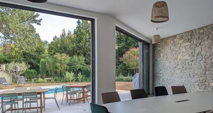 Le gai ruisseau - villa Gard provençal avec piscine - 10/12 personnes