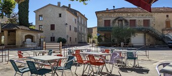 Le gai ruisseau - villa Gard provençal avec piscine - 10/12 personnes
