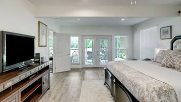 2 chambres, bureau, fer et planche Ă repasser, lit parapluie